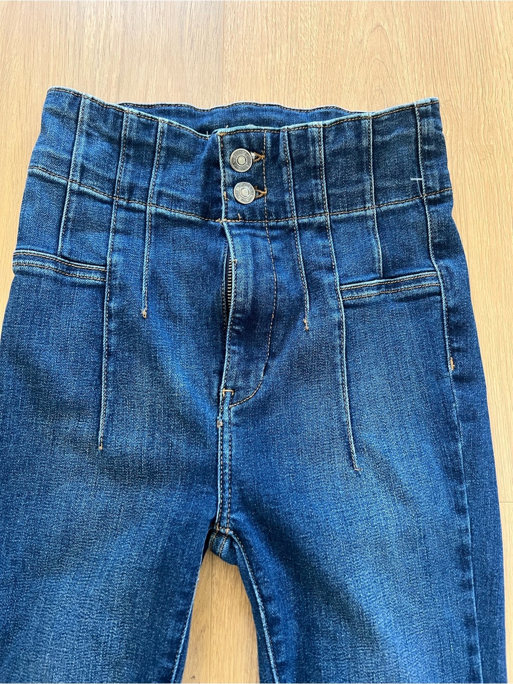 We The Free High Rise Flare Pin-tuck Jeans Flare Jeans Size 26 - Picture 2 of 12